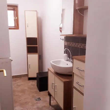 Rozmaring Apartman * Zanka